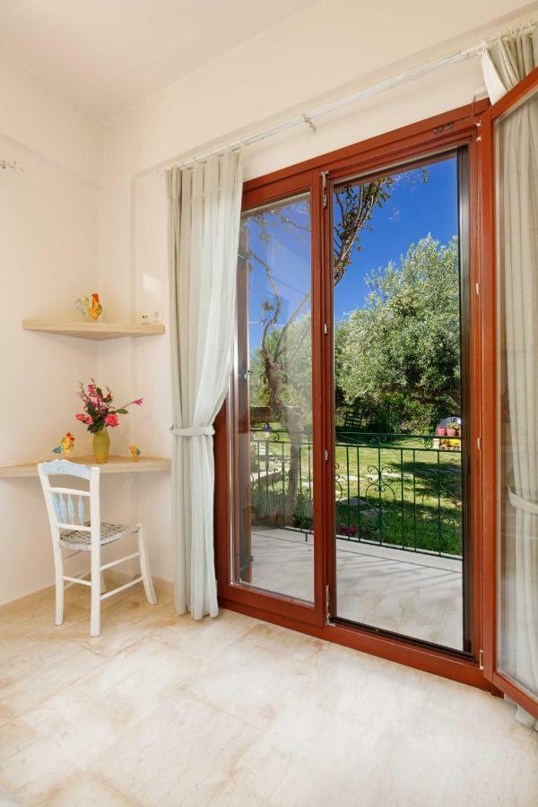 Lily'S Cottage Platanias Esterno foto